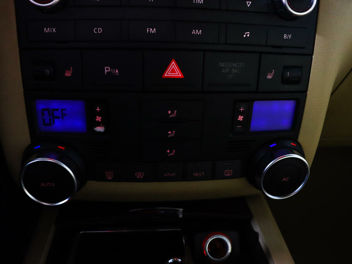 Volkswagen Touareg, 2010