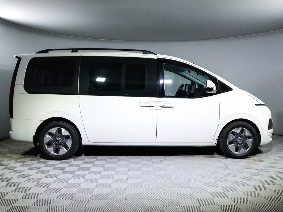 Hyundai Staria, 2021