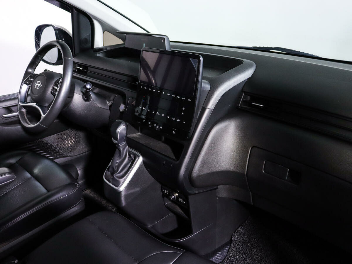 Hyundai Staria, 2021