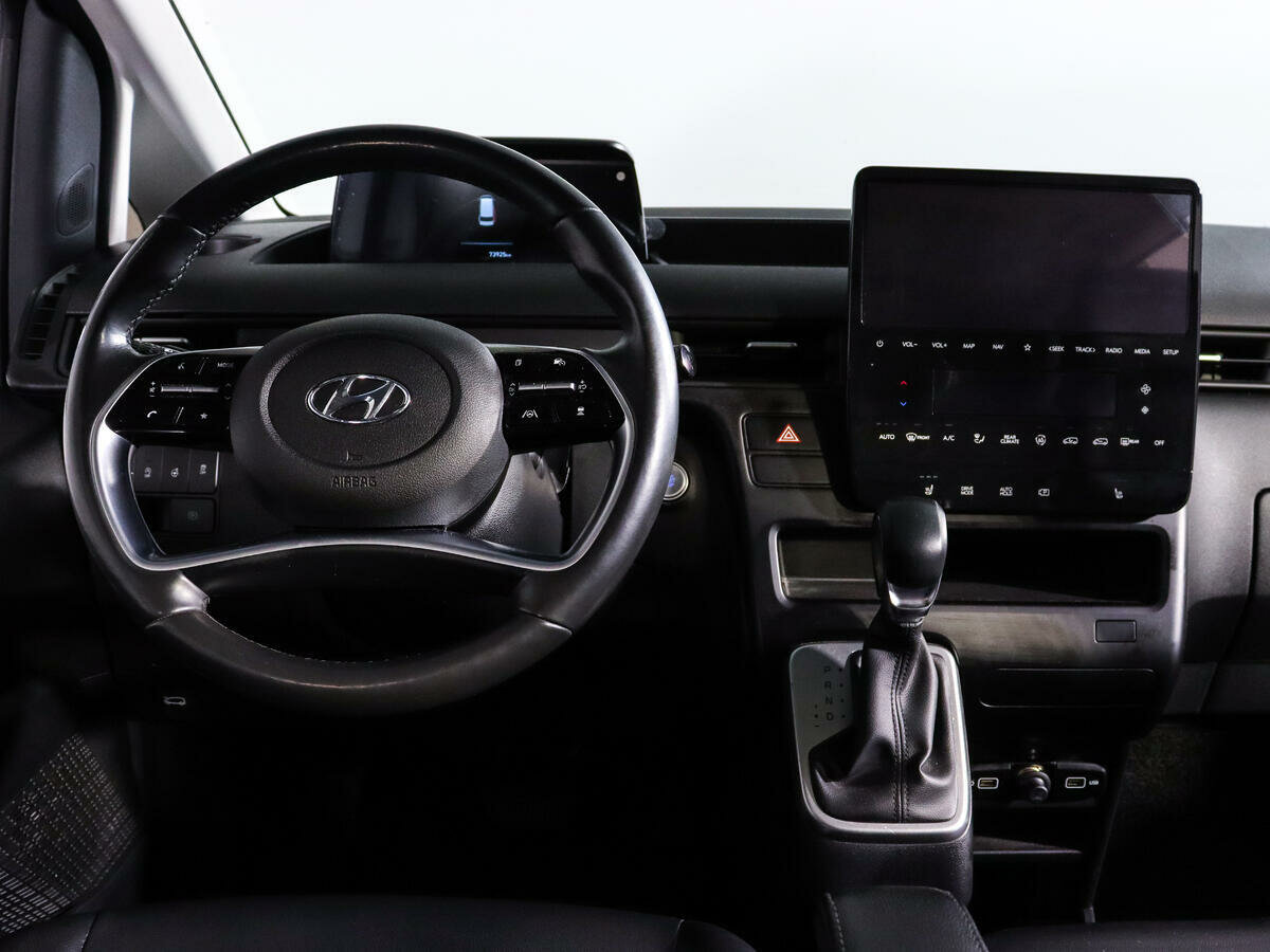 Hyundai Staria, 2021