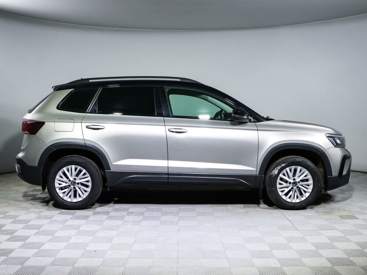 Volkswagen Taos, 2021