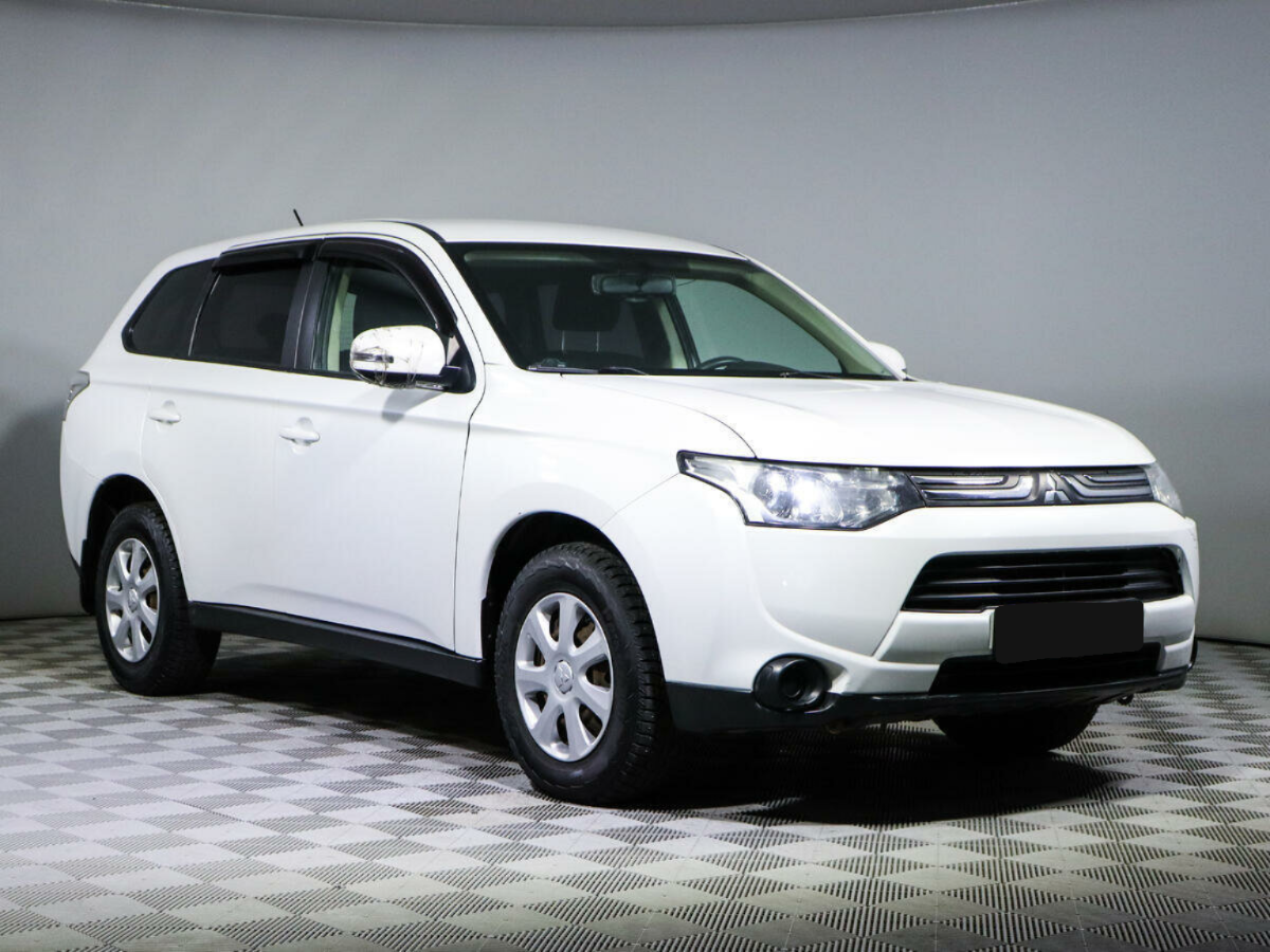 Mitsubishi Outlander, 2012