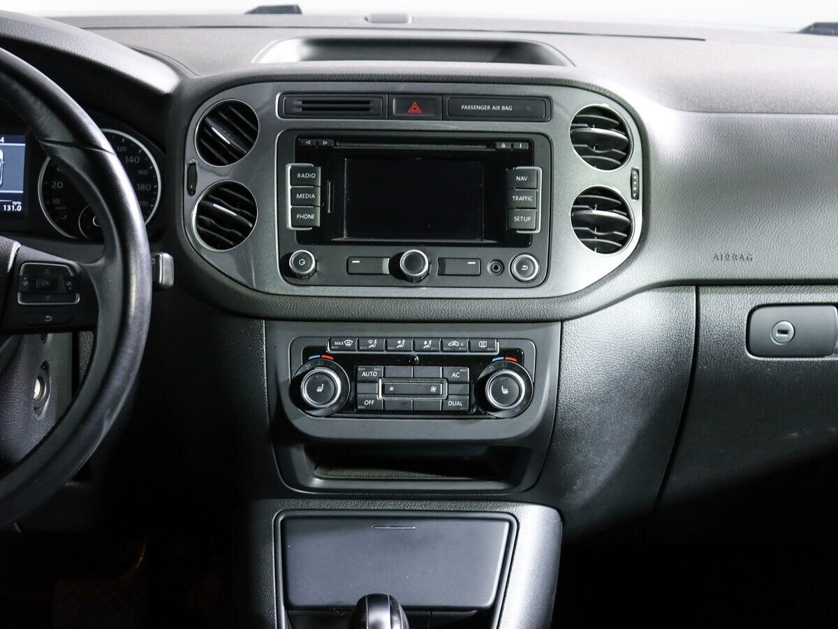 Volkswagen Tiguan, 2011