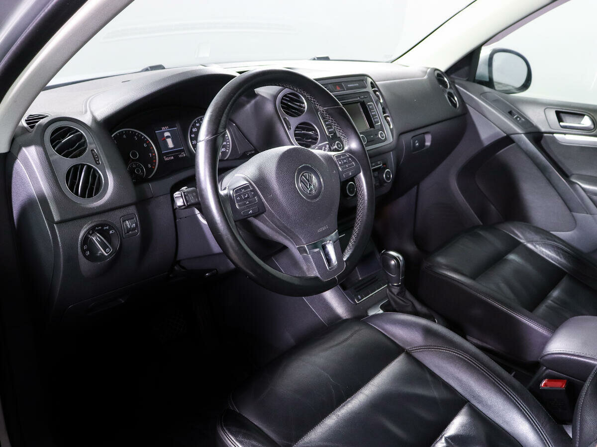 Volkswagen Tiguan, 2011