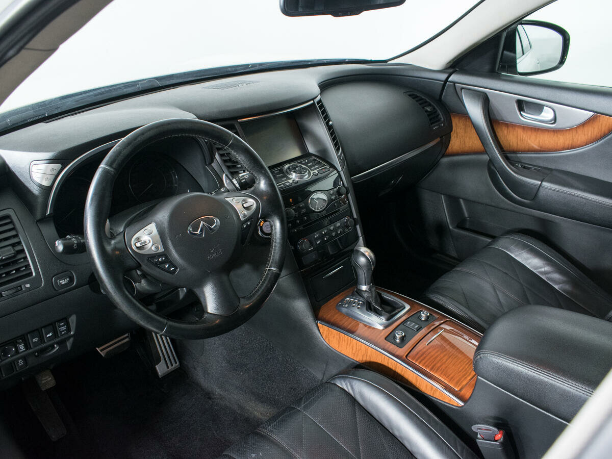 Infiniti QX70, 2013