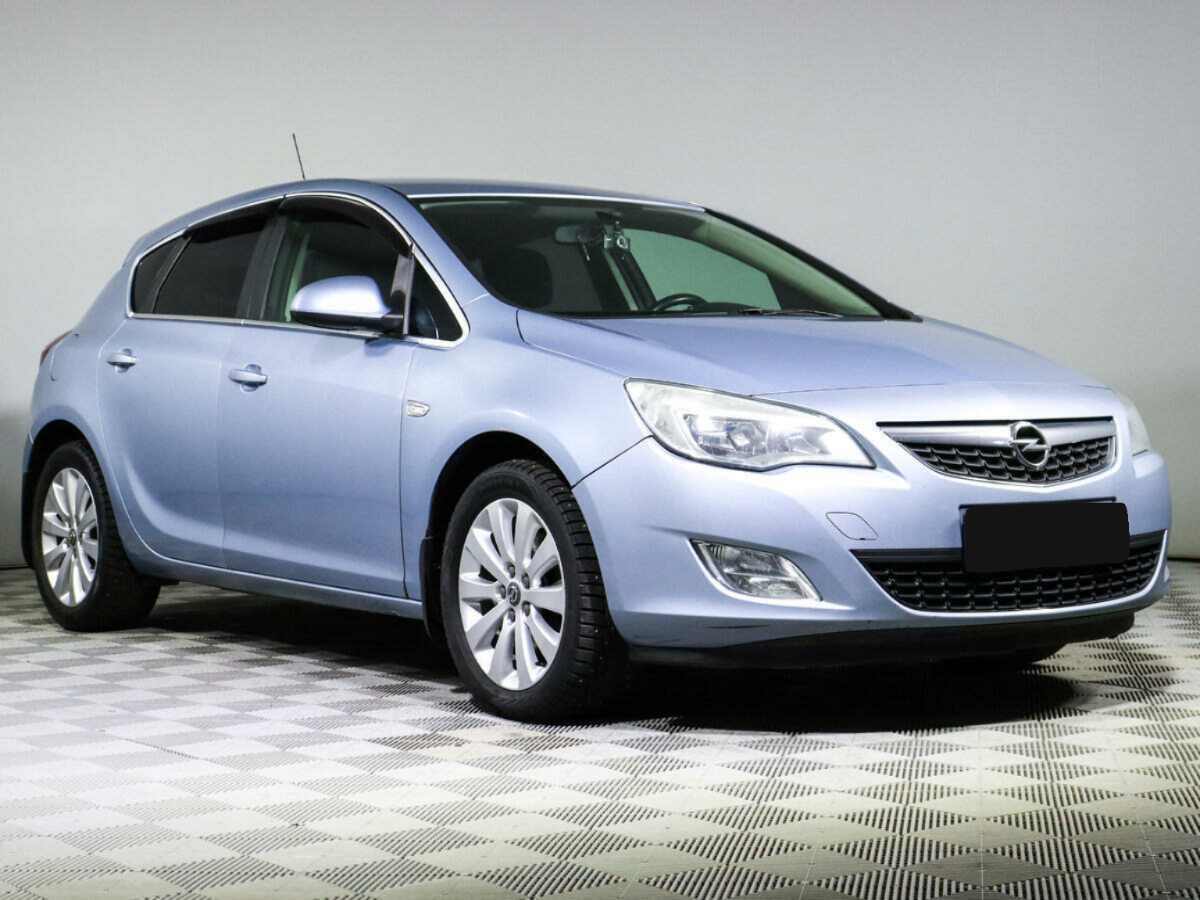 Opel Astra, 2011