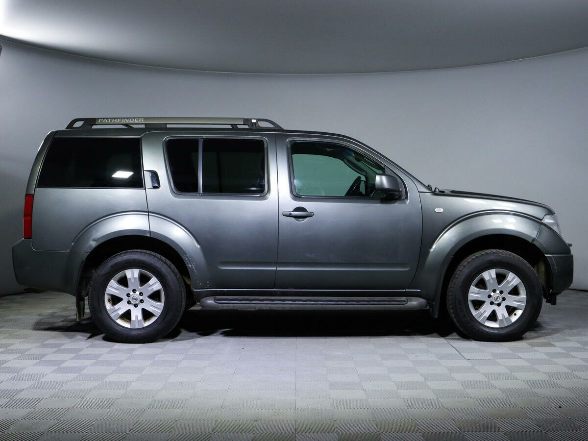 Nissan Pathfinder, 2005