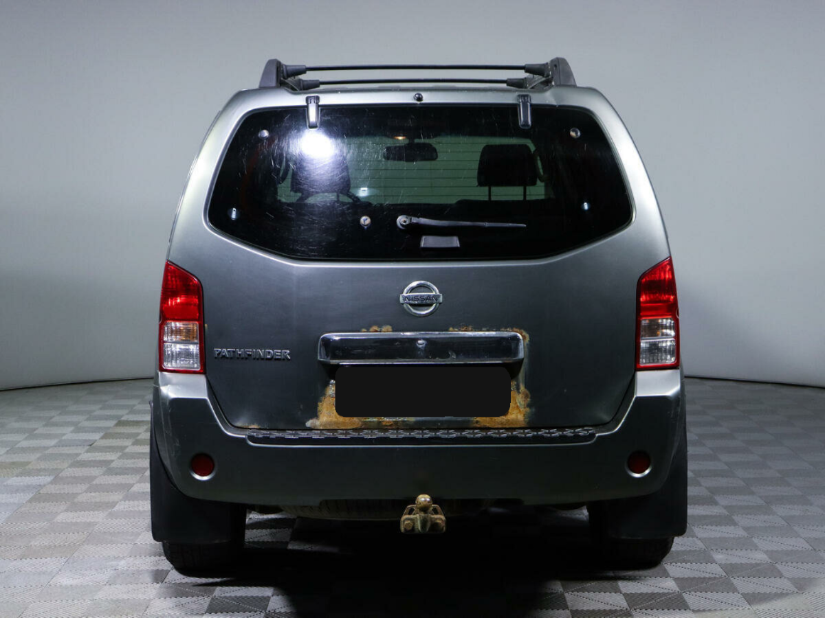 Nissan Pathfinder, 2005