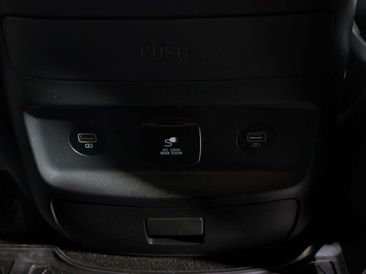 Hyundai Staria, 2021