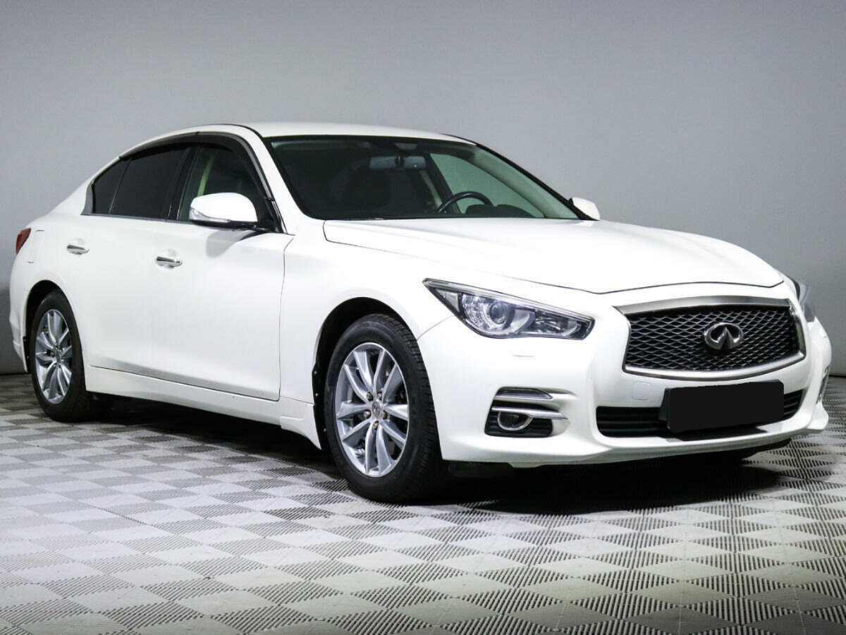 Infiniti Q50, 2015