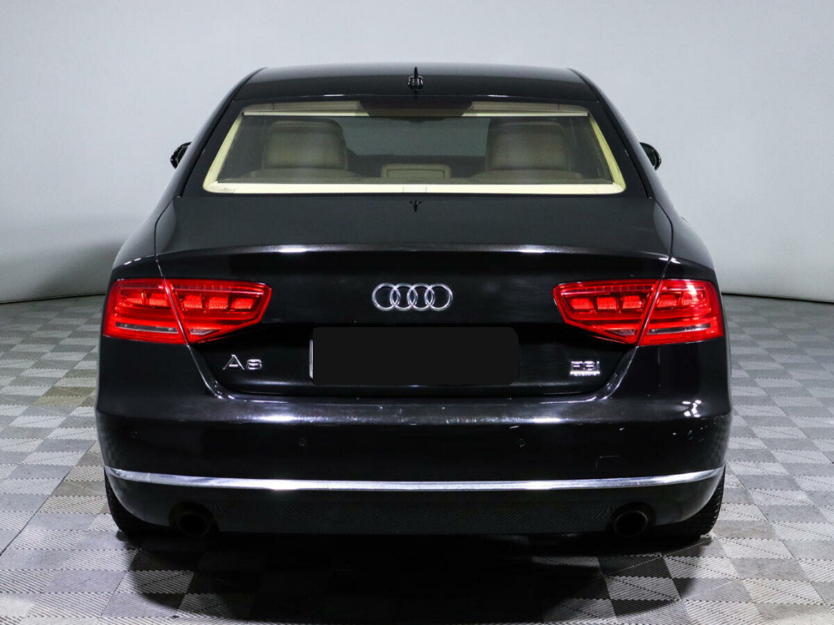 Audi A8, 2010