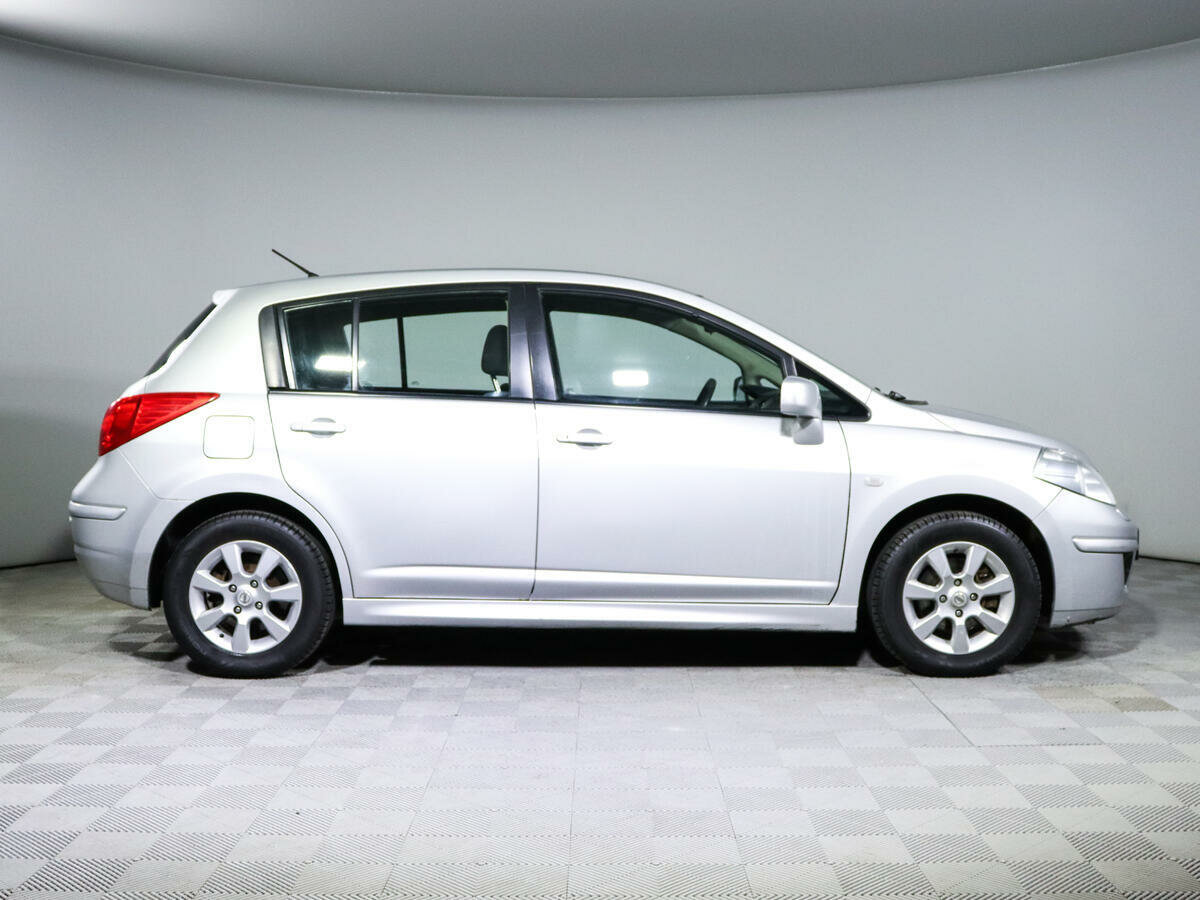 Nissan Tiida, 2010