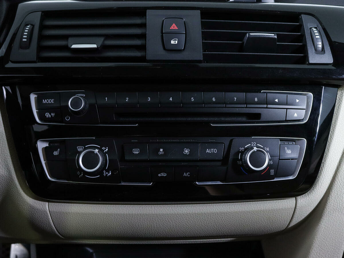 BMW 3 серии 320i, 2016