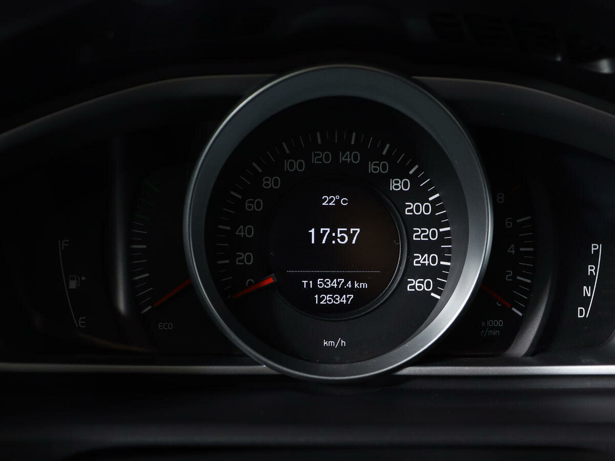 Volvo V40 Cross Country, 2014