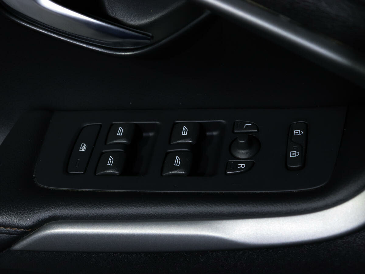 Volvo V40 Cross Country, 2014