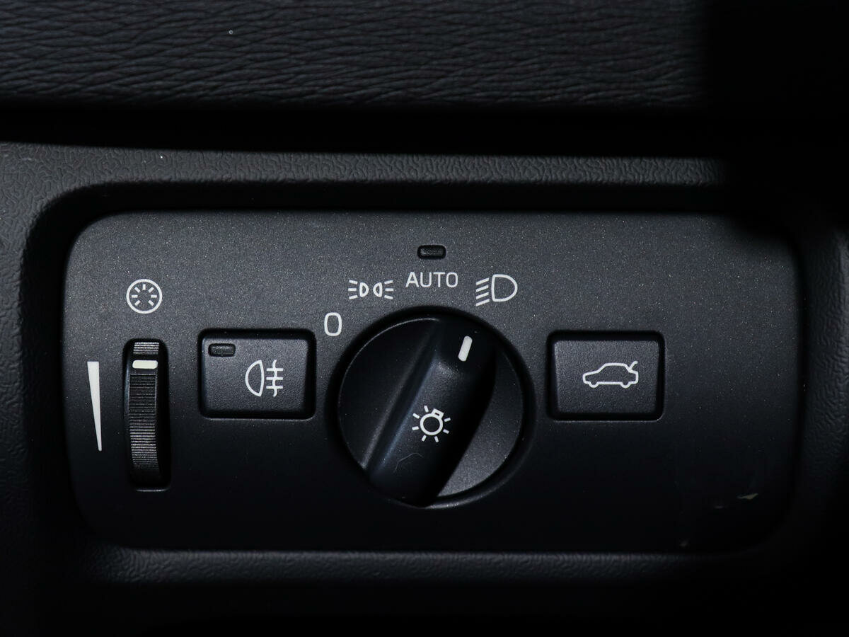 Volvo V40 Cross Country, 2014