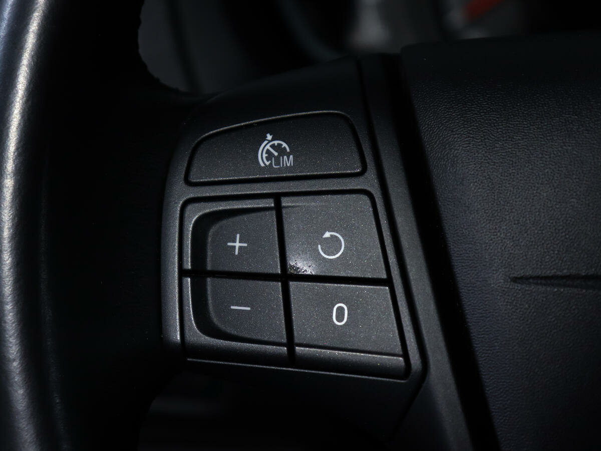 Volvo V40 Cross Country, 2014