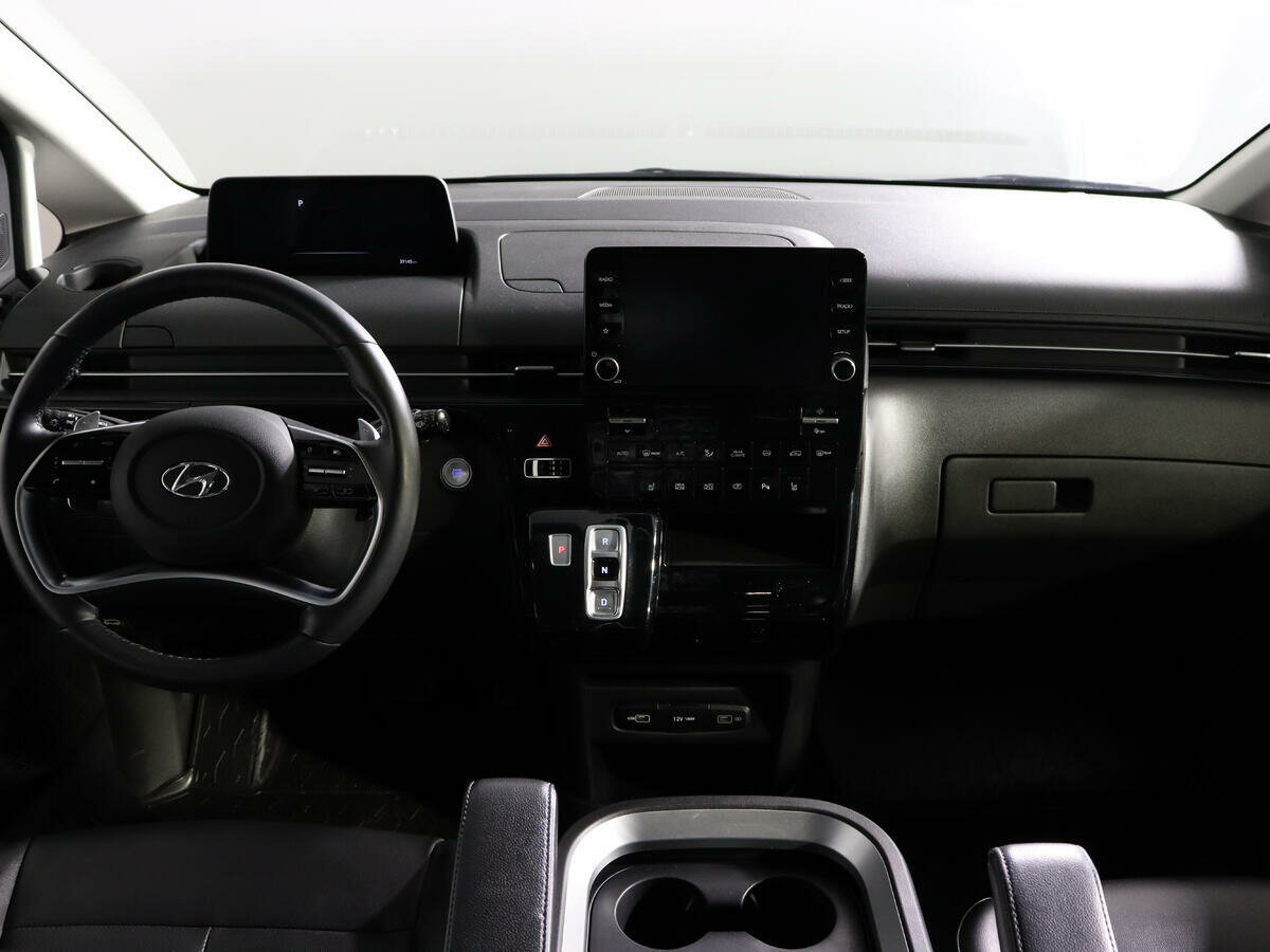 Hyundai Staria, 2022