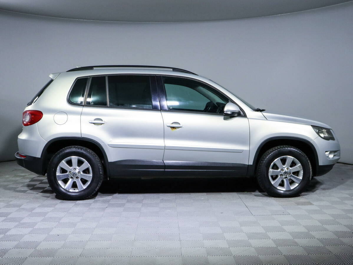 Volkswagen Tiguan, 2011
