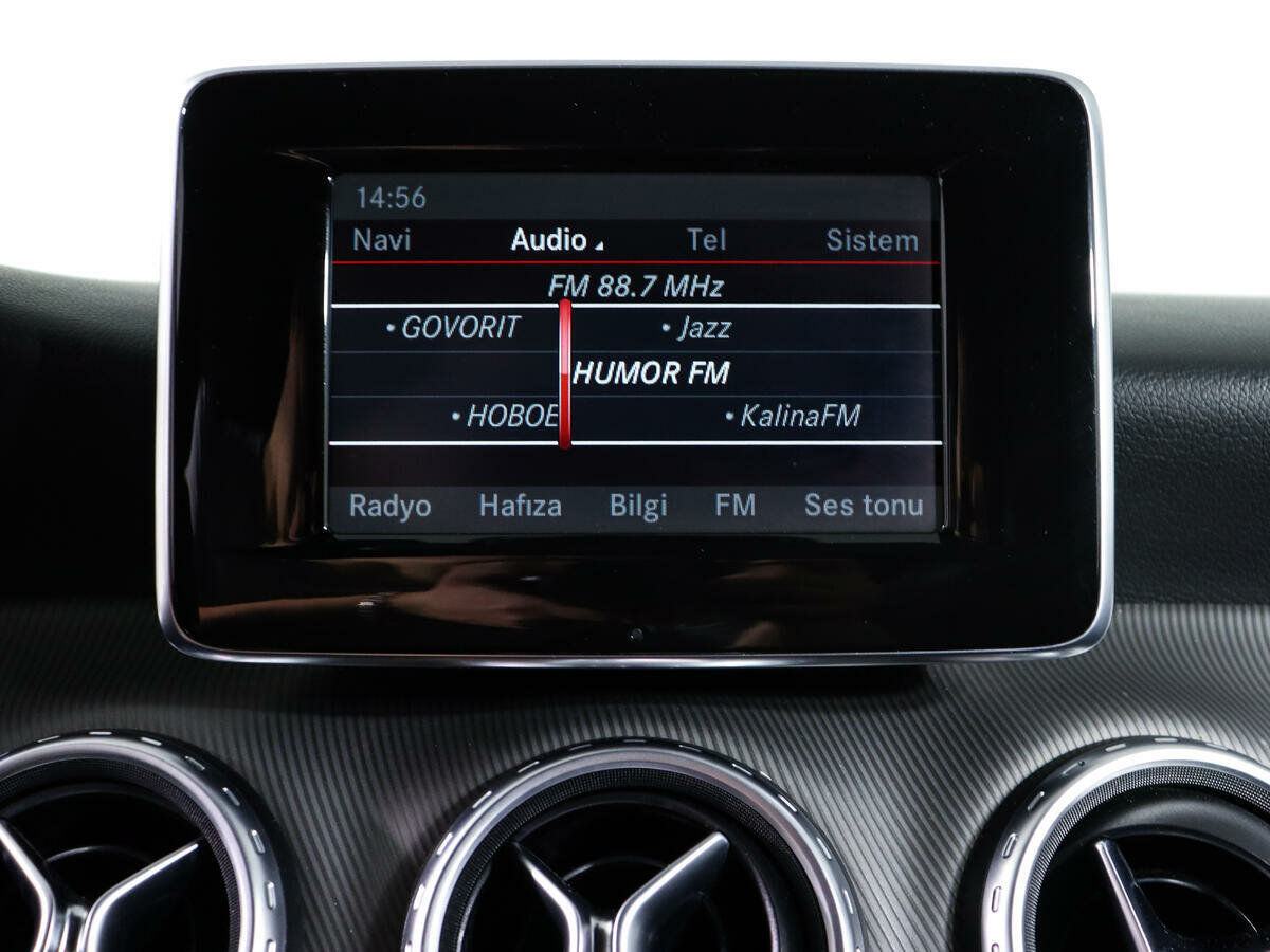 Mercedes-Benz GLA 250, 2015