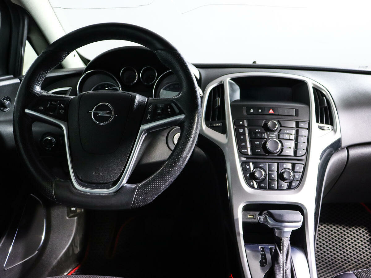 Opel Astra, 2013
