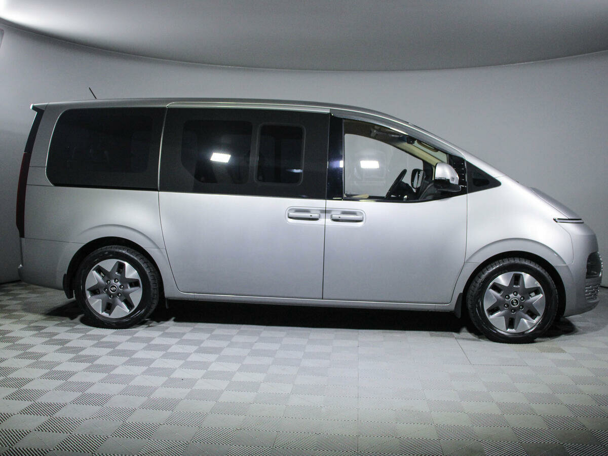 Hyundai Staria, 2021