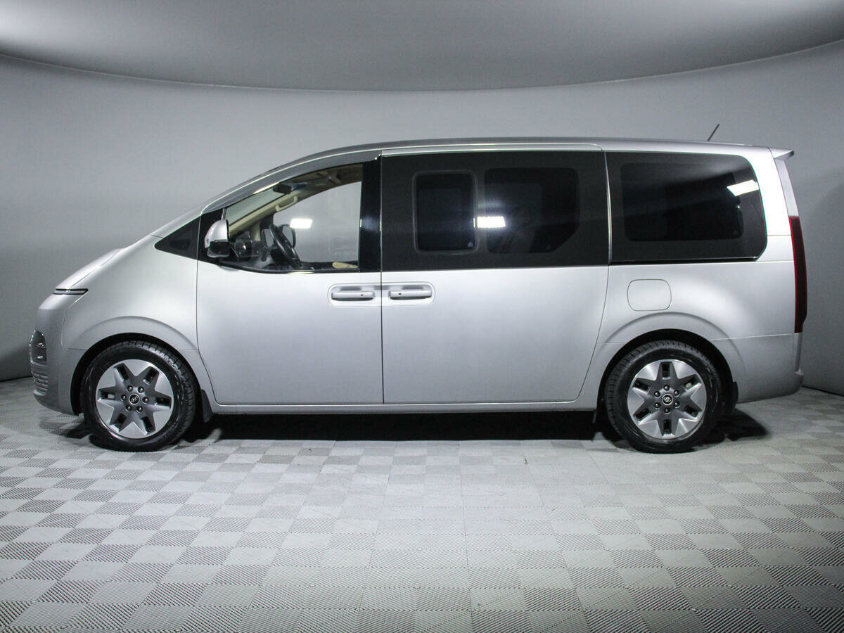 Hyundai Staria, 2021