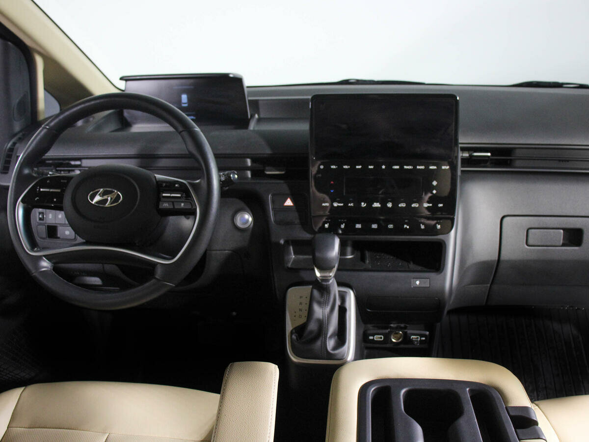 Hyundai Staria, 2021