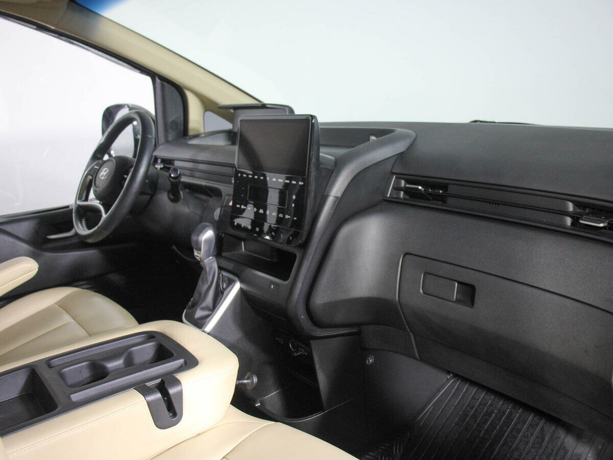 Hyundai Staria, 2021