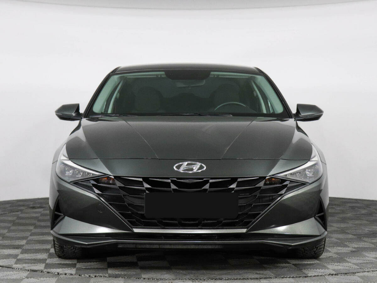 Hyundai Elantra, 2022