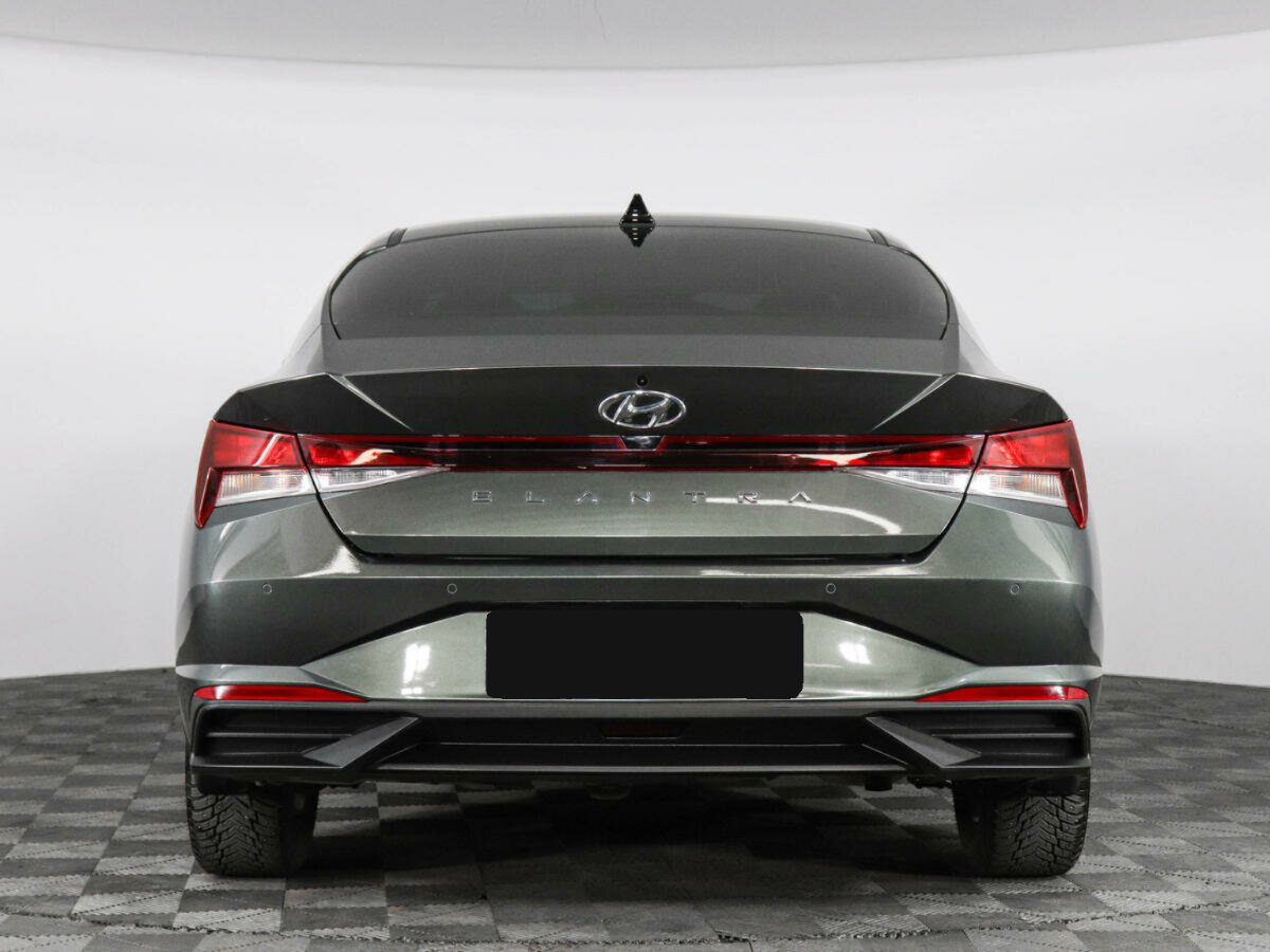 Hyundai Elantra, 2022