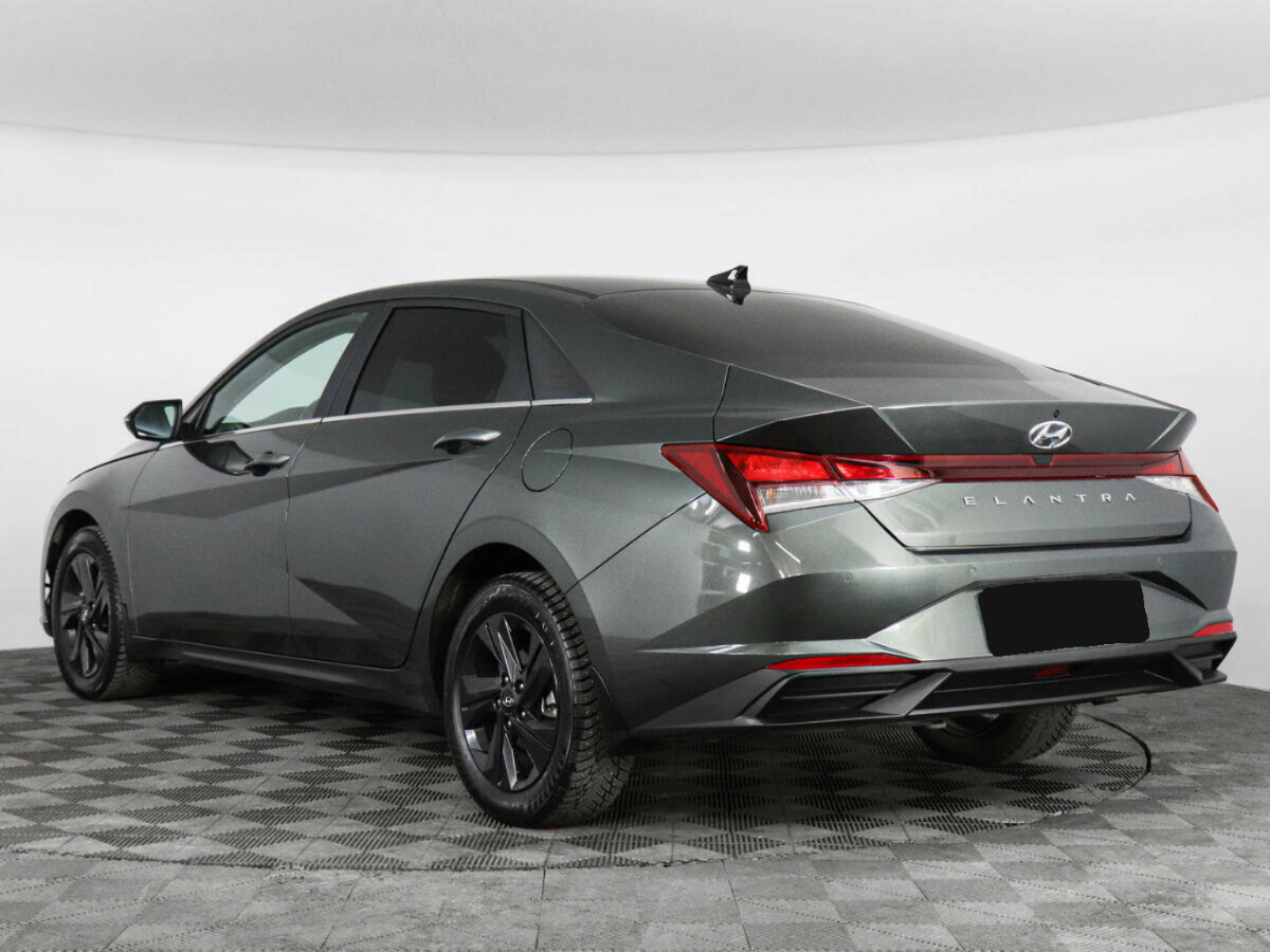 Hyundai Elantra, 2022