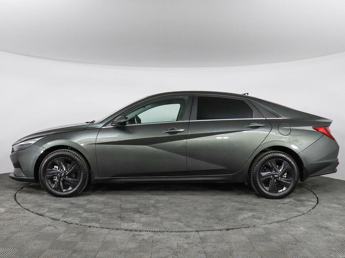 Hyundai Elantra, 2022