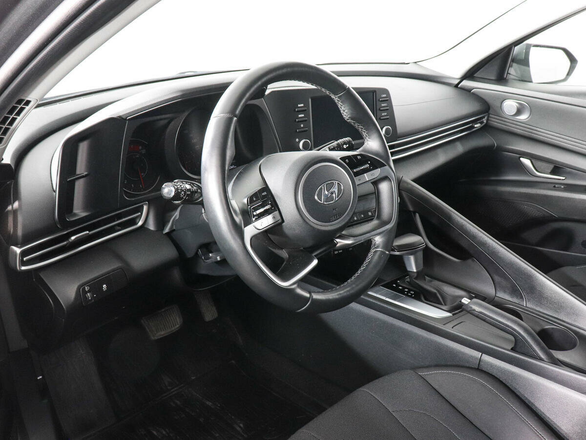 Hyundai Elantra, 2022