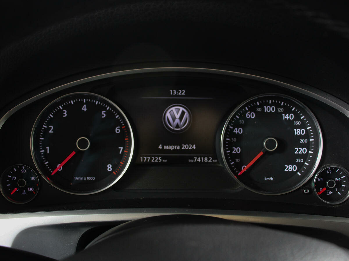 Volkswagen Touareg, 2015