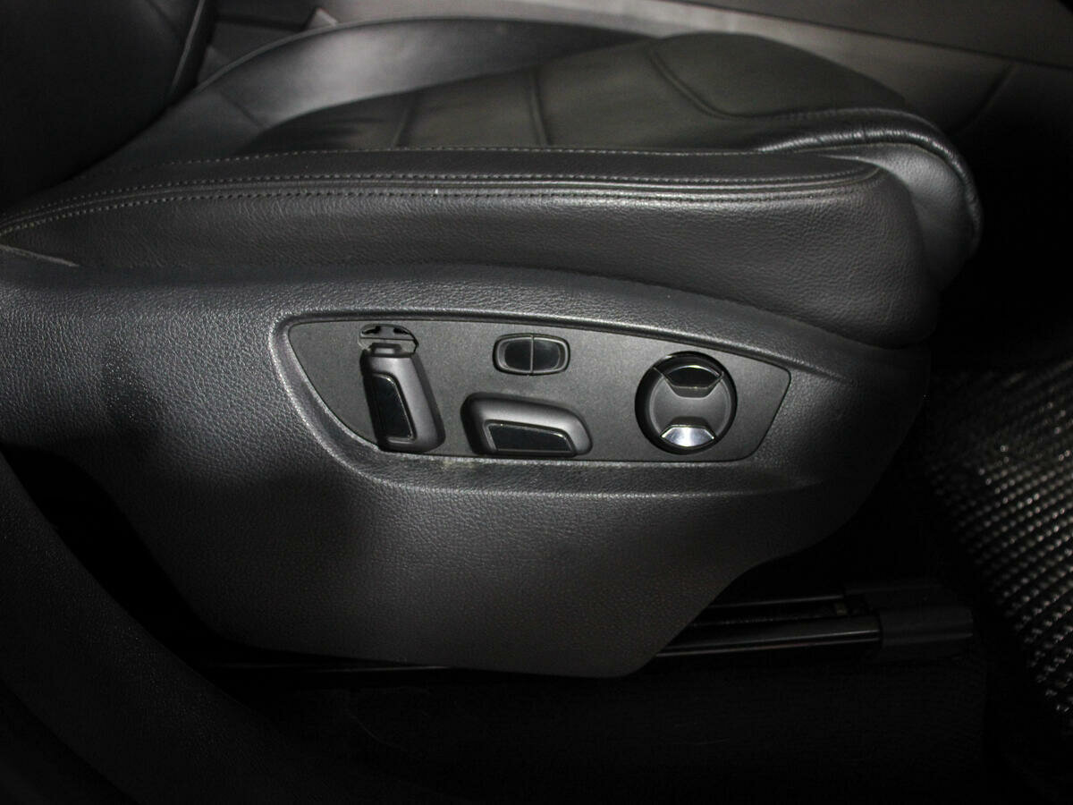 Volkswagen Touareg, 2015