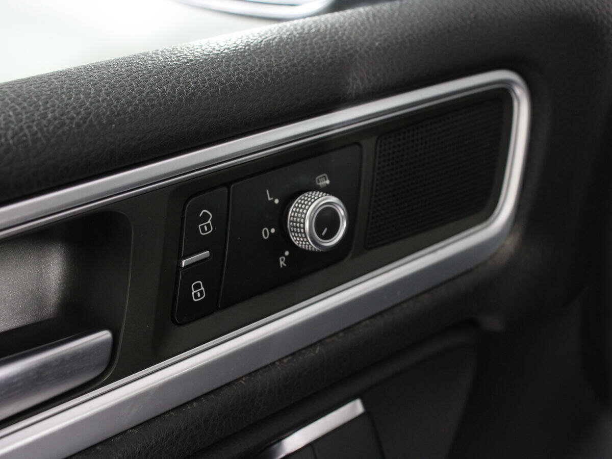 Volkswagen Touareg, 2015