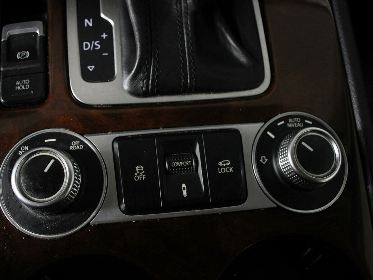 Volkswagen Touareg, 2015