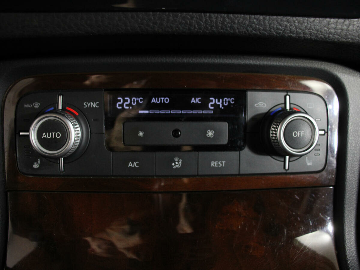 Volkswagen Touareg, 2015