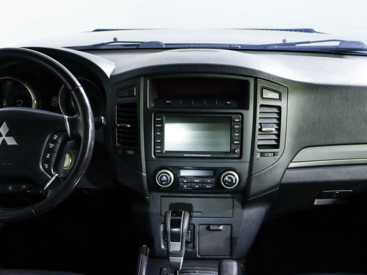 Mitsubishi Pajero, 2011