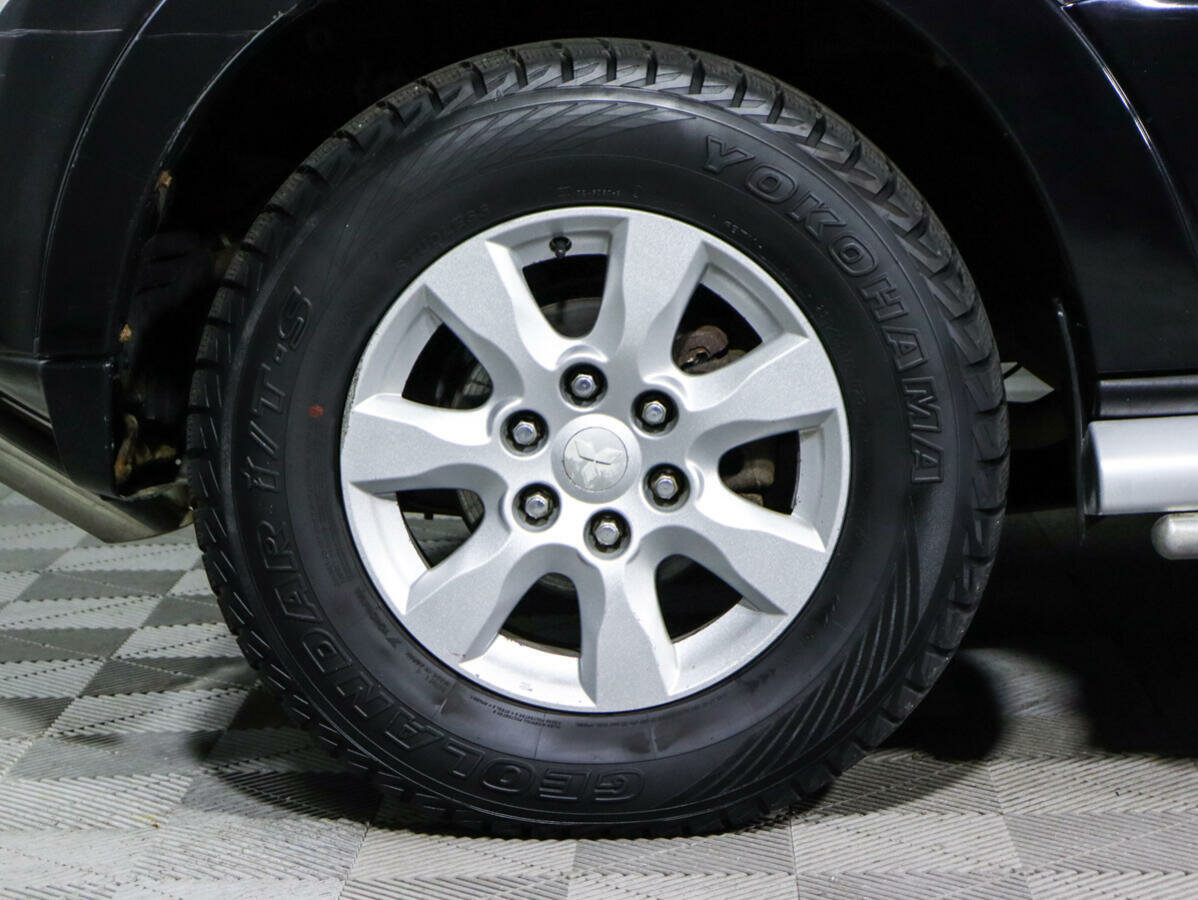 Mitsubishi Pajero, 2011