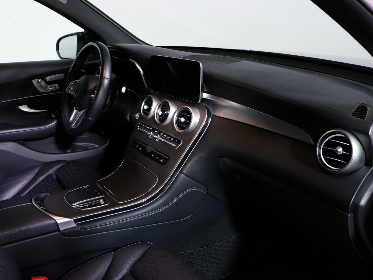 Mercedes-Benz GLC 300, 2020