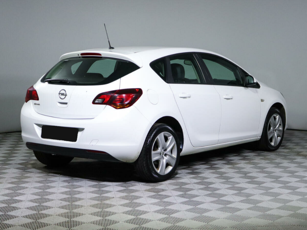 Opel Astra, 2012