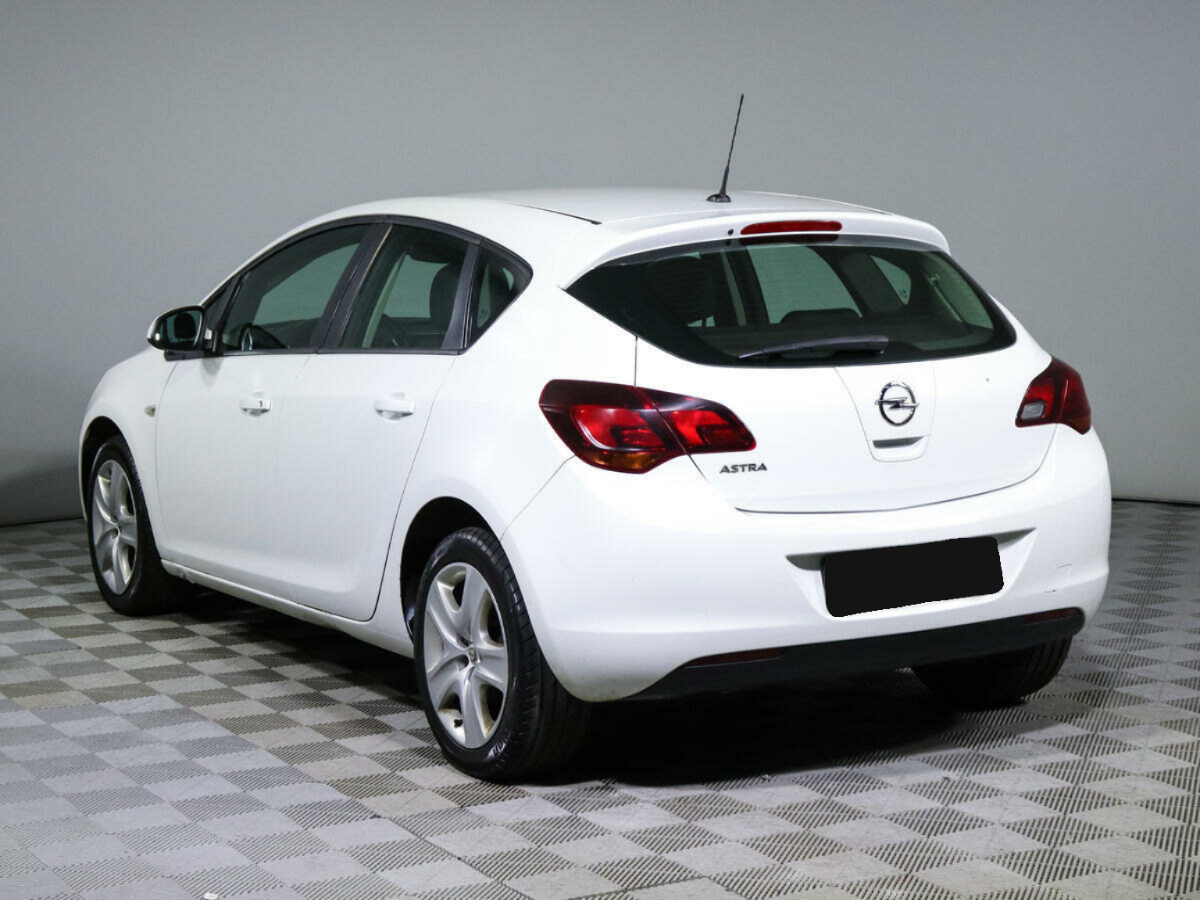 Opel Astra, 2012