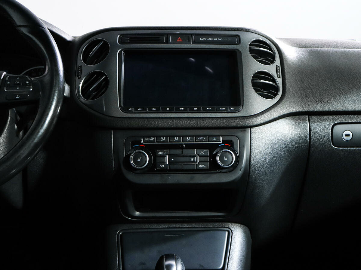 Volkswagen Tiguan, 2011