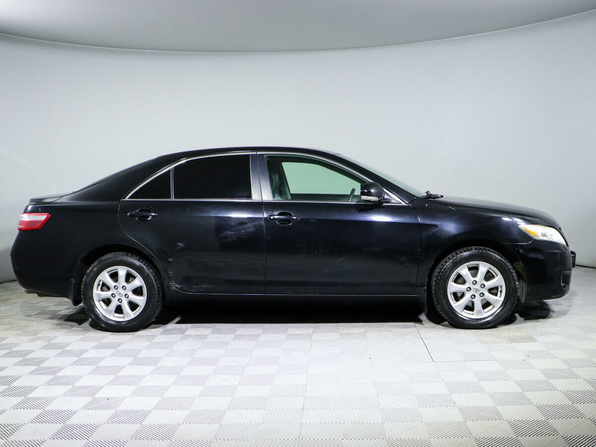 Toyota Camry, 2011