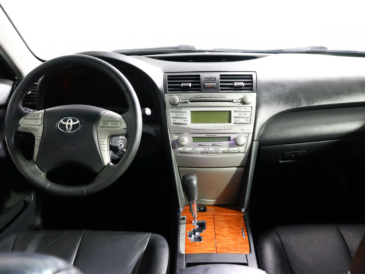 Toyota Camry, 2011