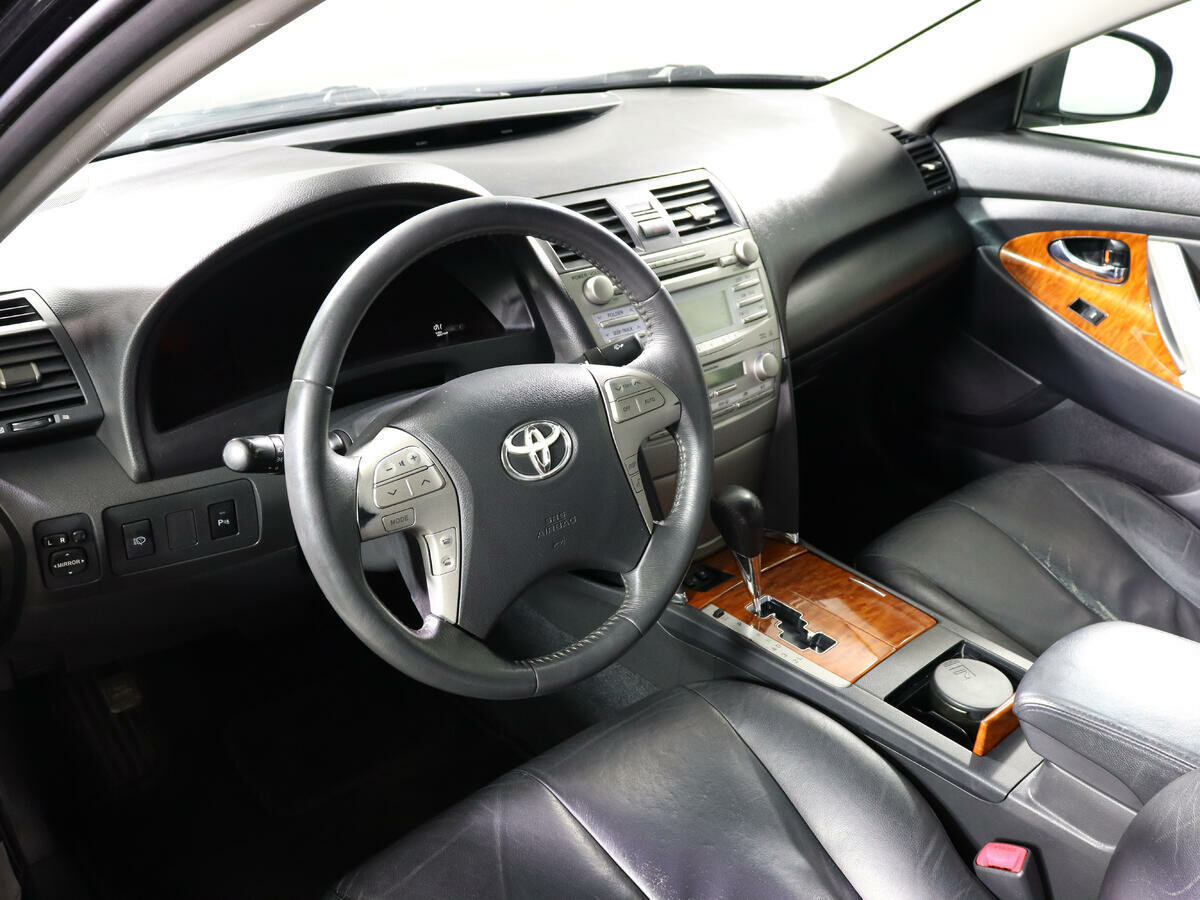 Toyota Camry, 2011
