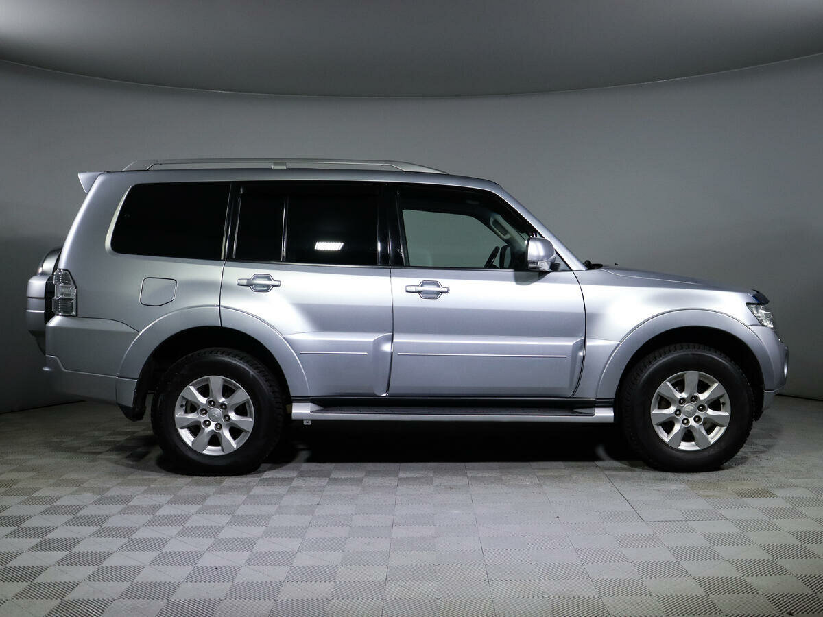 Mitsubishi Pajero, 2011