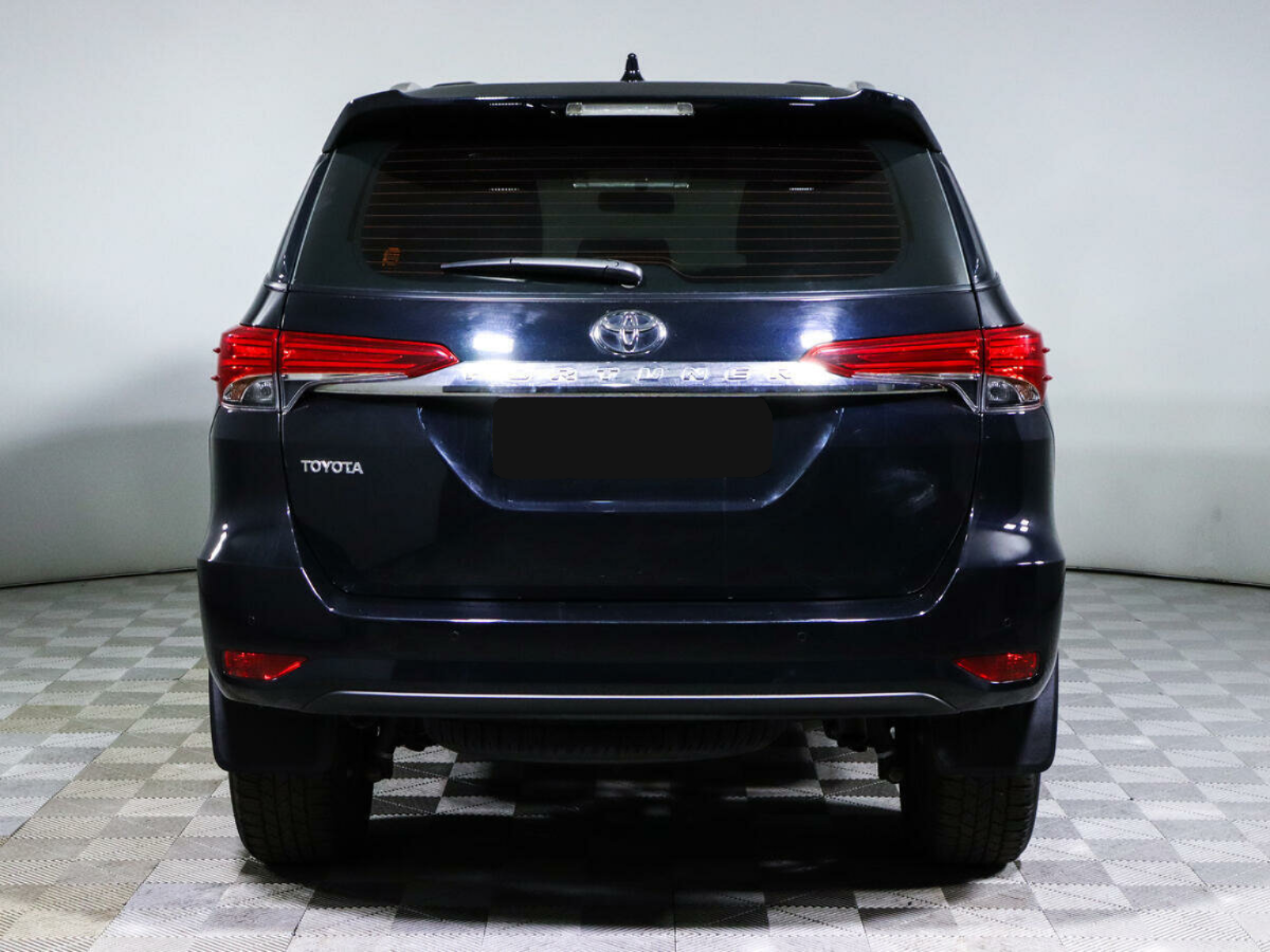 Toyota Fortuner, 2021